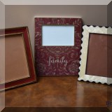 D32. 3 Picture frames.